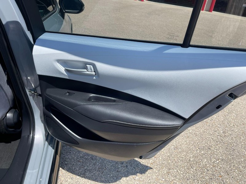 Toyota Corolla Vehicle Image 14