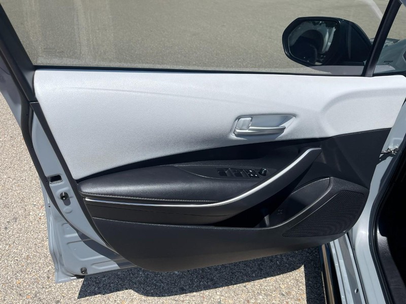 Toyota Corolla Vehicle Image 19