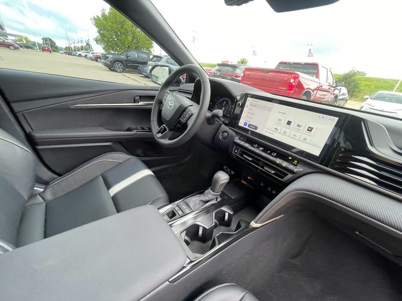 Toyota Camry Vehicle Image 05