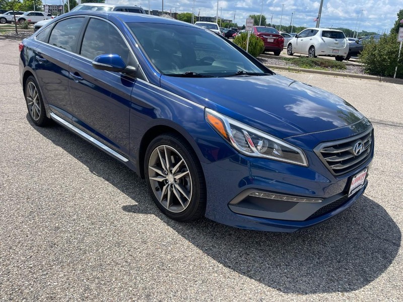 Hyundai Sonata Vehicle Image 02