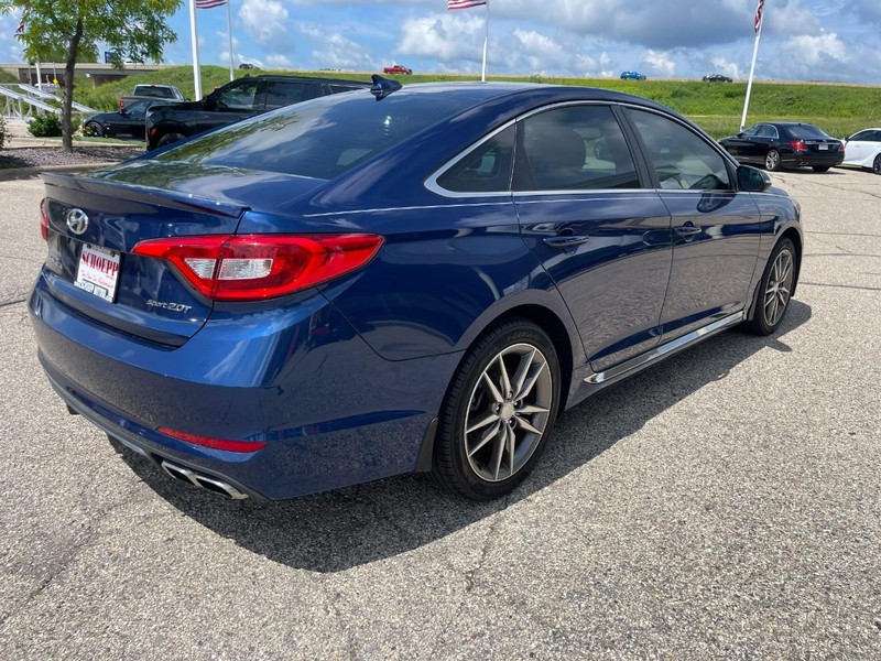 Hyundai Sonata Vehicle Image 03