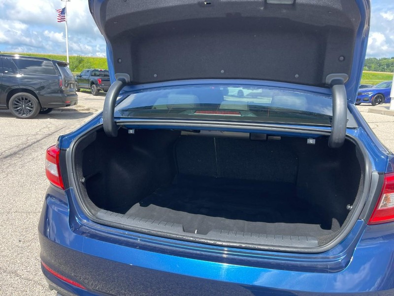 Hyundai Sonata Vehicle Image 15