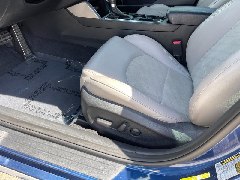 Hyundai Sonata Vehicle Image 19