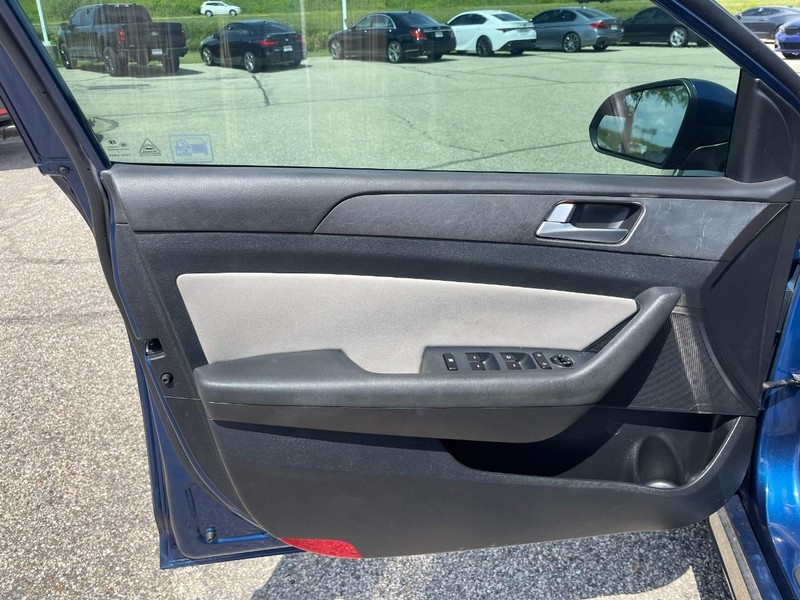 Hyundai Sonata Vehicle Image 20