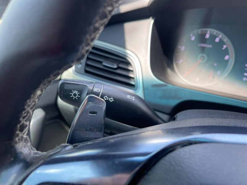 Hyundai Sonata Vehicle Image 25