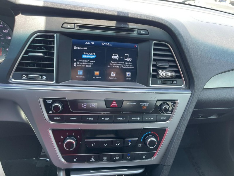 Hyundai Sonata Vehicle Image 29