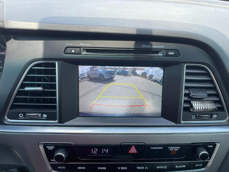 Hyundai Sonata Vehicle Image 30