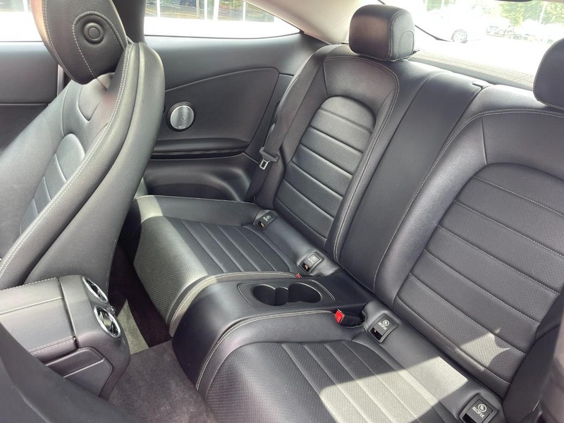Mercedes-Benz C-Class Vehicle Image 12
