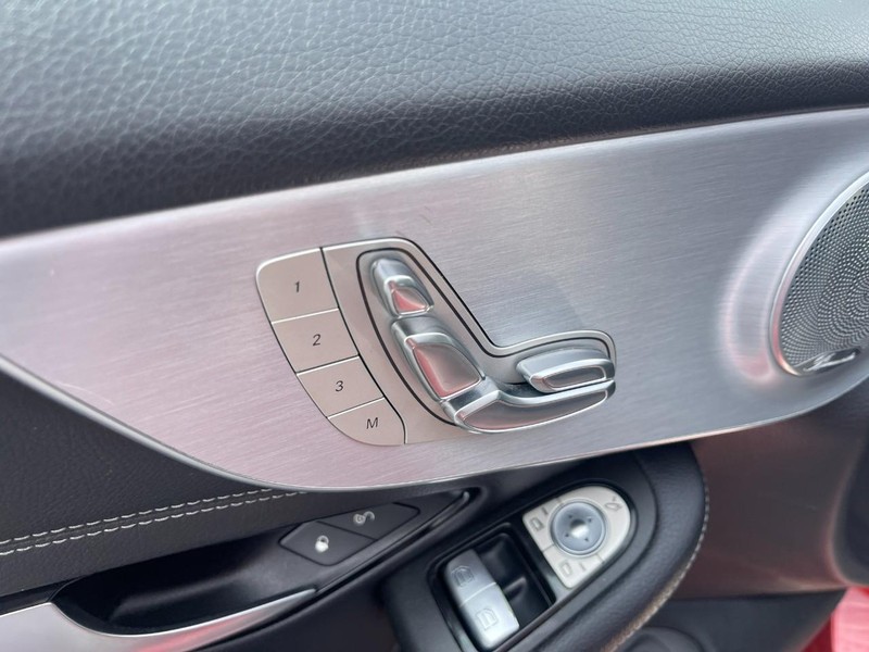 Mercedes-Benz C-Class Vehicle Image 14