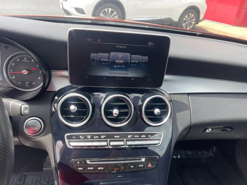 Mercedes-Benz C-Class Vehicle Image 20