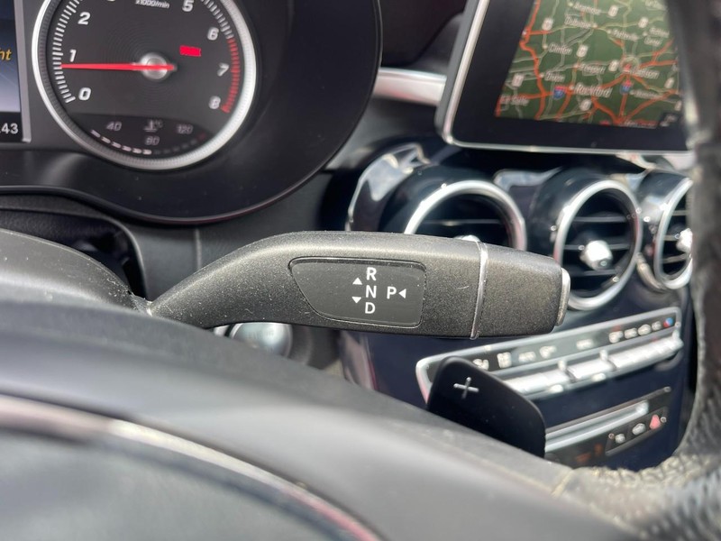 Mercedes-Benz C-Class Vehicle Image 27