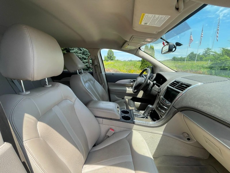 Lincoln MKX Vehicle Image 03