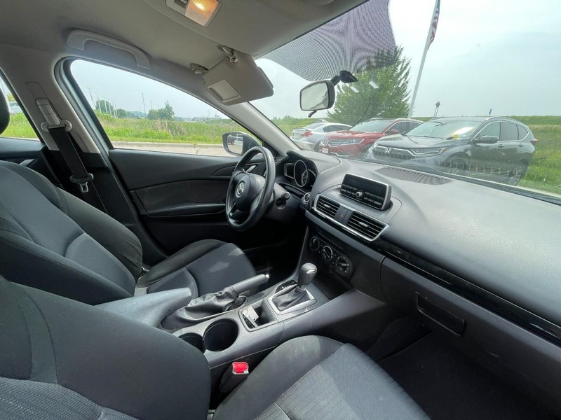 Mazda Mazda3 Sedan Vehicle Image 04