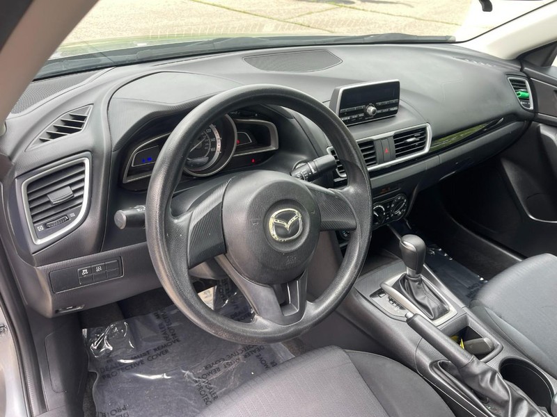 Mazda Mazda3 Sedan Vehicle Image 11
