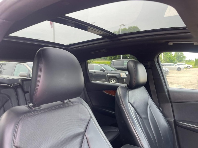 Lincoln MKX Vehicle Image 04