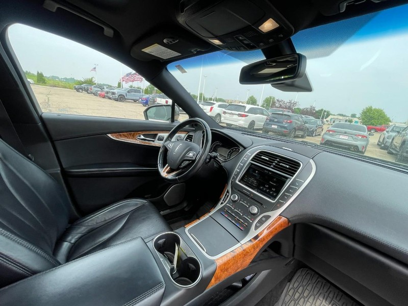 Lincoln MKX Vehicle Image 05