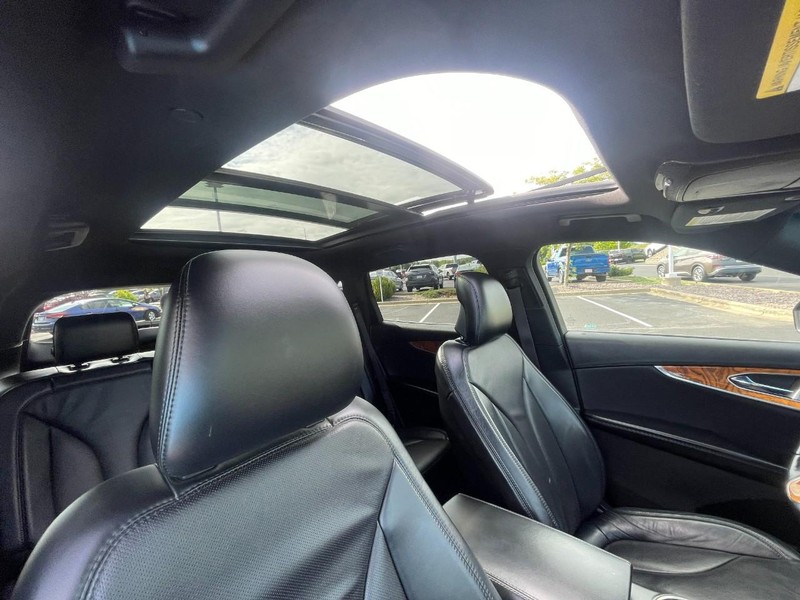 Lincoln MKX Vehicle Image 06