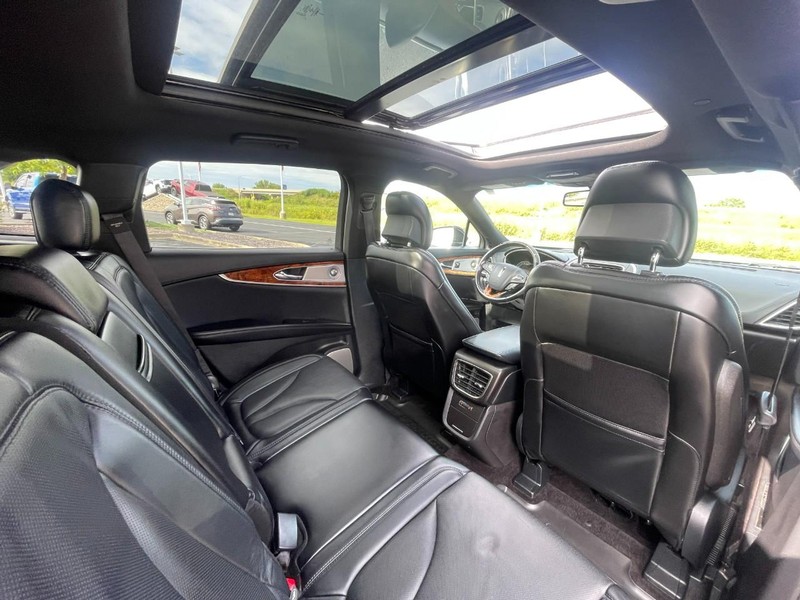 Lincoln MKX Vehicle Image 12