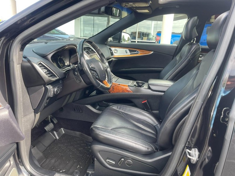 Lincoln MKX Vehicle Image 18