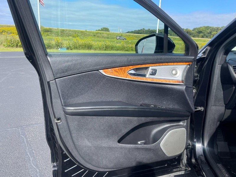 Lincoln MKX Vehicle Image 19