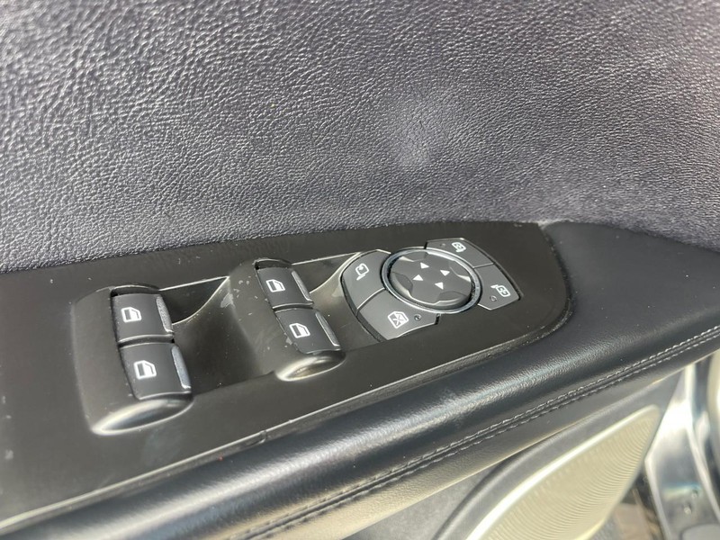Lincoln MKX Vehicle Image 21