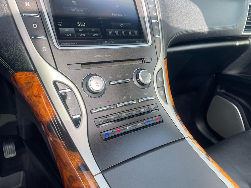 Lincoln MKX Vehicle Image 28