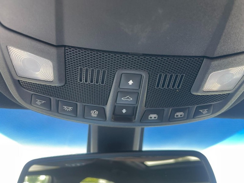 Lincoln MKX Vehicle Image 32