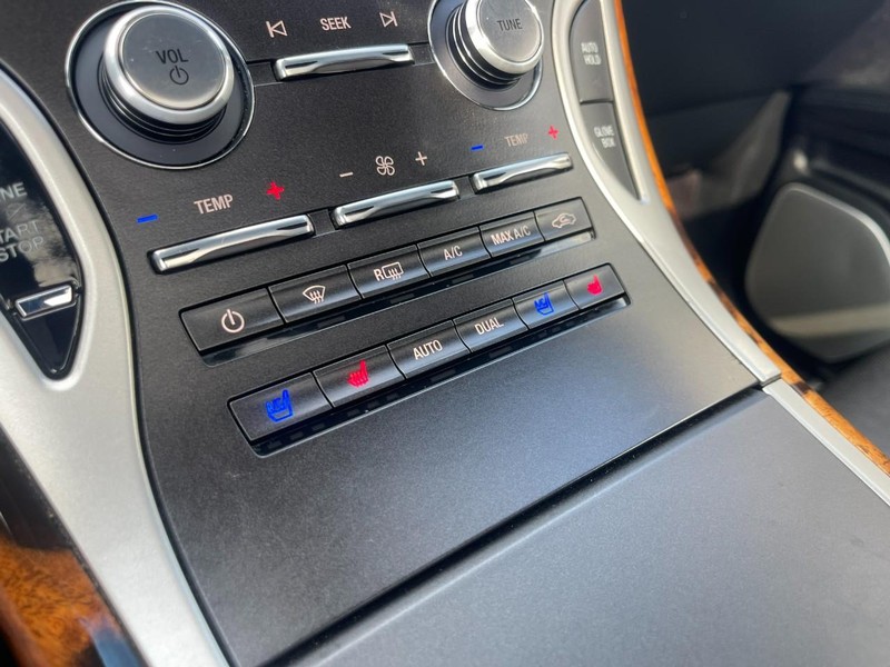 Lincoln MKX Vehicle Image 34