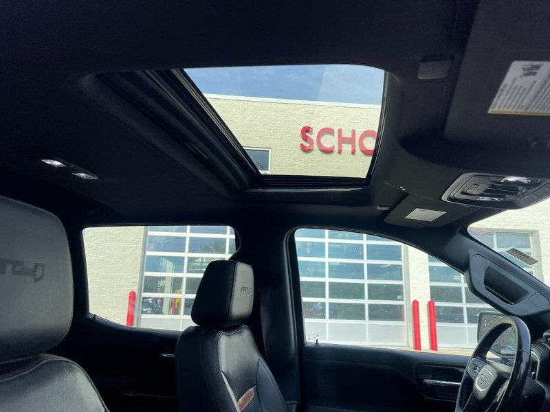 GMC Sierra 1500 Vehicle Image 11