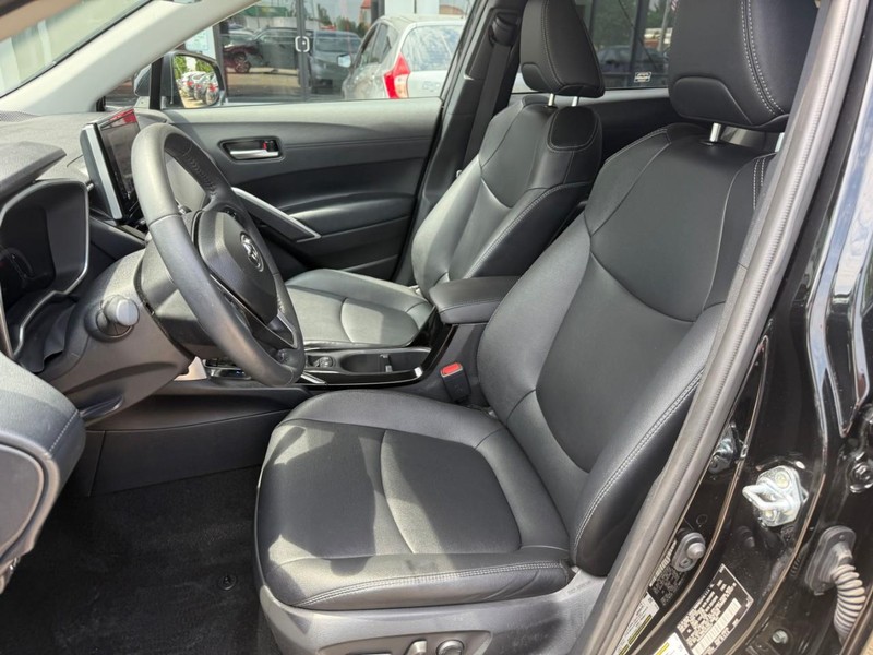 Toyota Corolla Cross Vehicle Image 09