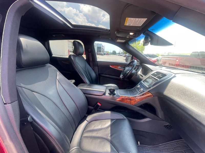 Lincoln MKX Vehicle Image 04