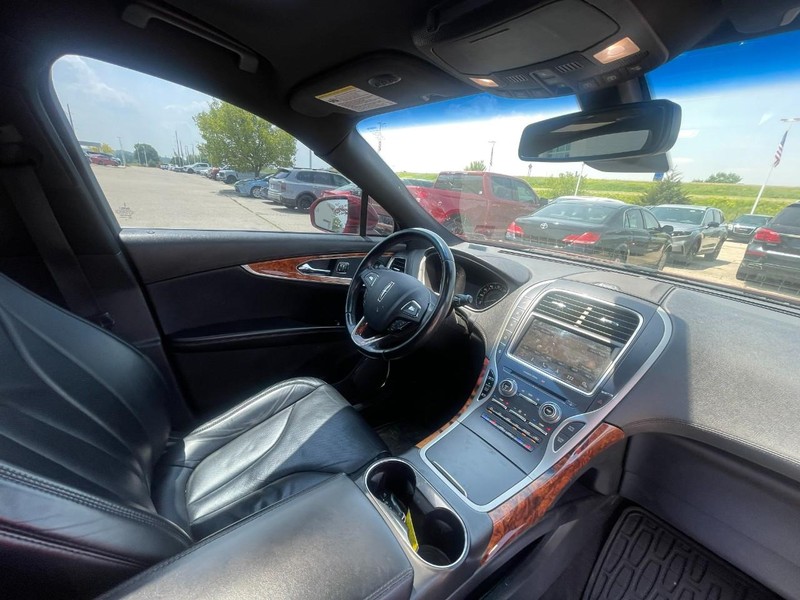 Lincoln MKX Vehicle Image 05