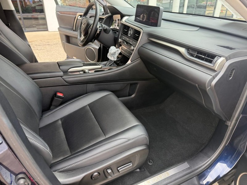 Lexus RX Vehicle Image 19