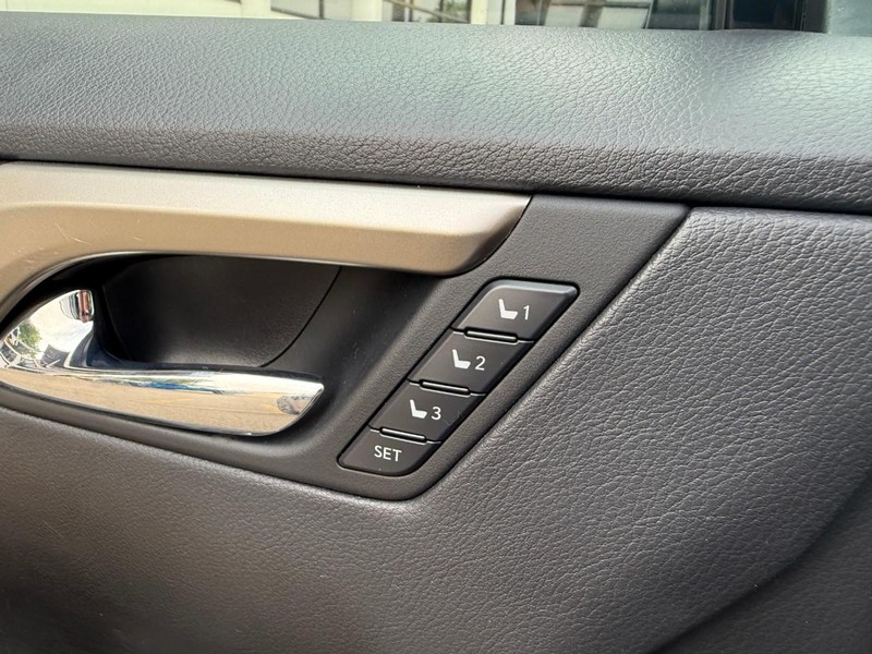 Lexus RX Vehicle Image 20