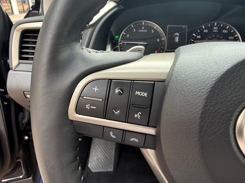 Lexus RX Vehicle Image 22