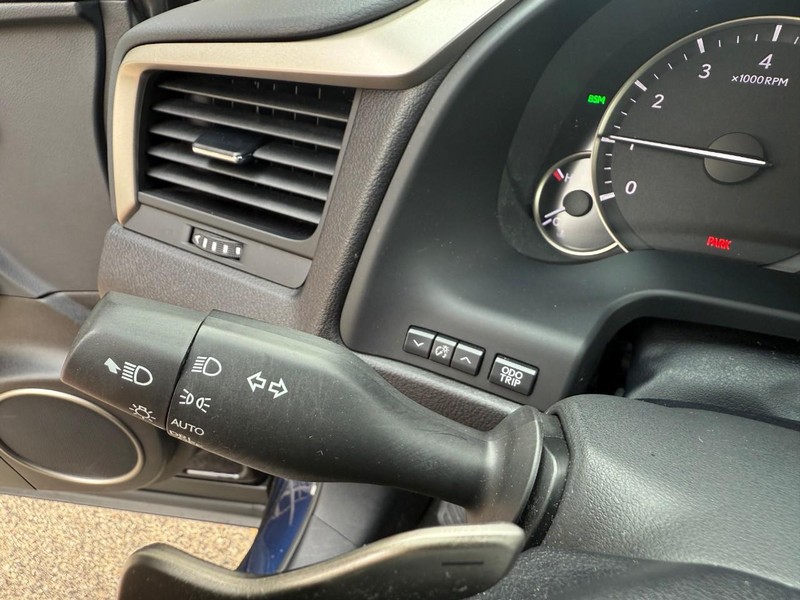 Lexus RX Vehicle Image 23