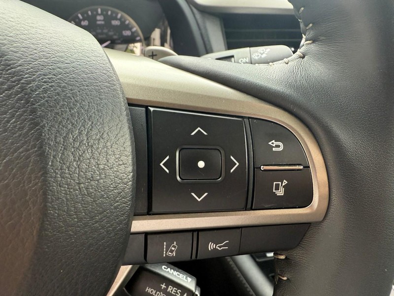 Lexus RX Vehicle Image 25