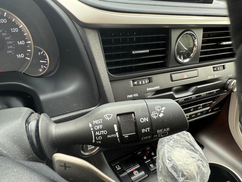Lexus RX Vehicle Image 26