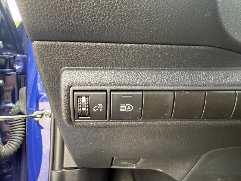 Toyota Corolla Vehicle Image 17