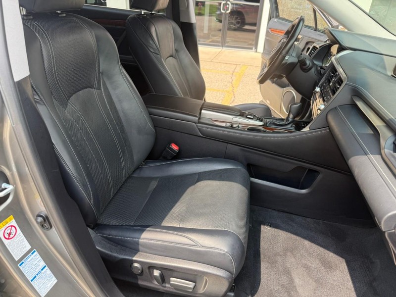 Lexus RX Vehicle Image 17
