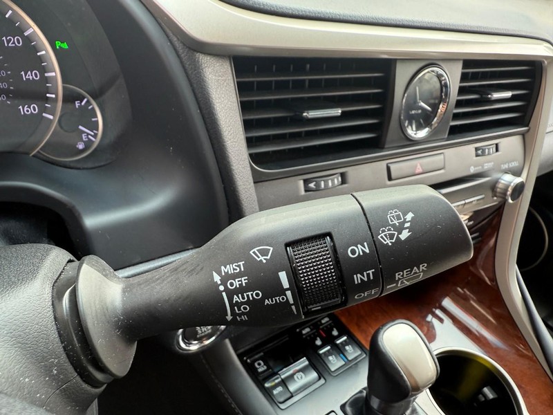 Lexus RX Vehicle Image 25