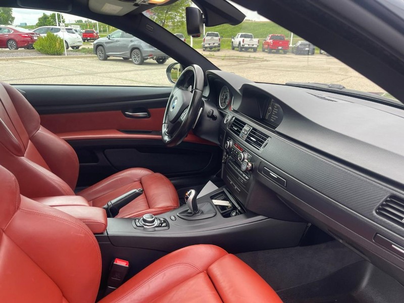 BMW M3 Vehicle Image 10