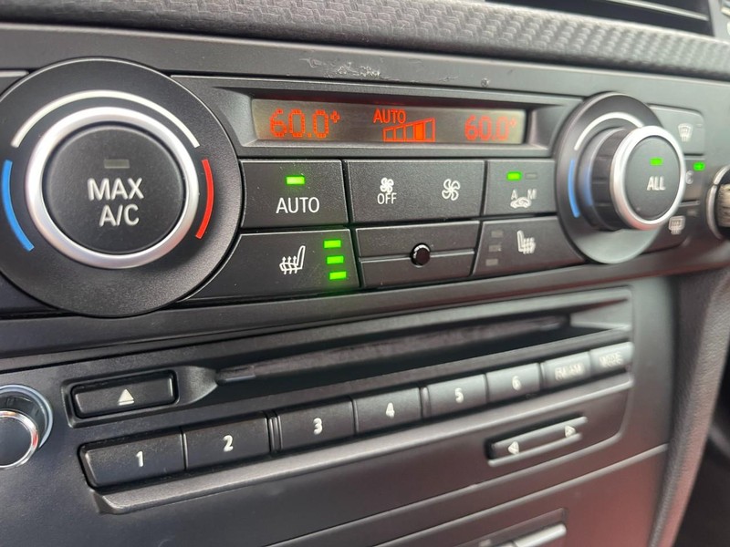 BMW M3 Vehicle Image 30