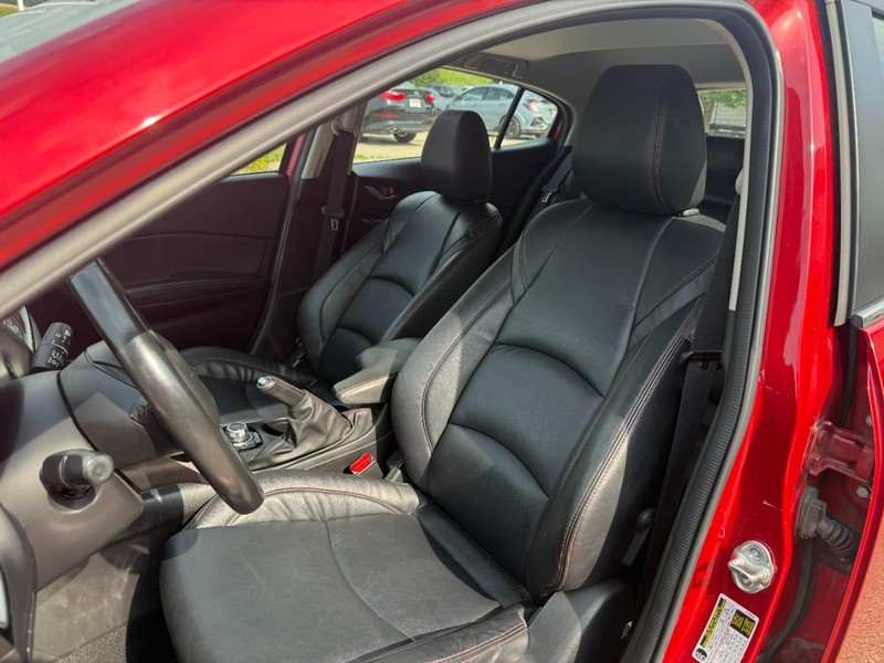 Mazda Mazda3 Hatchback Vehicle Image 12