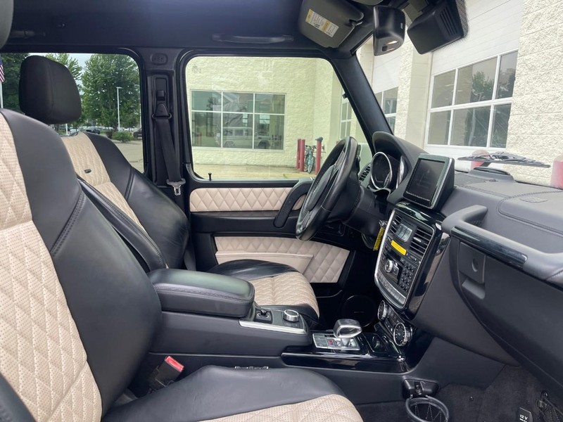 Mercedes-Benz G-Class Vehicle Image 03