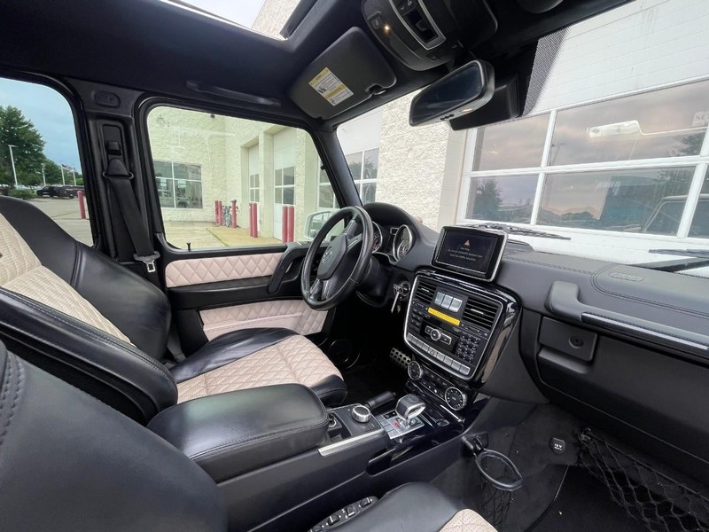 Mercedes-Benz G-Class Vehicle Image 05