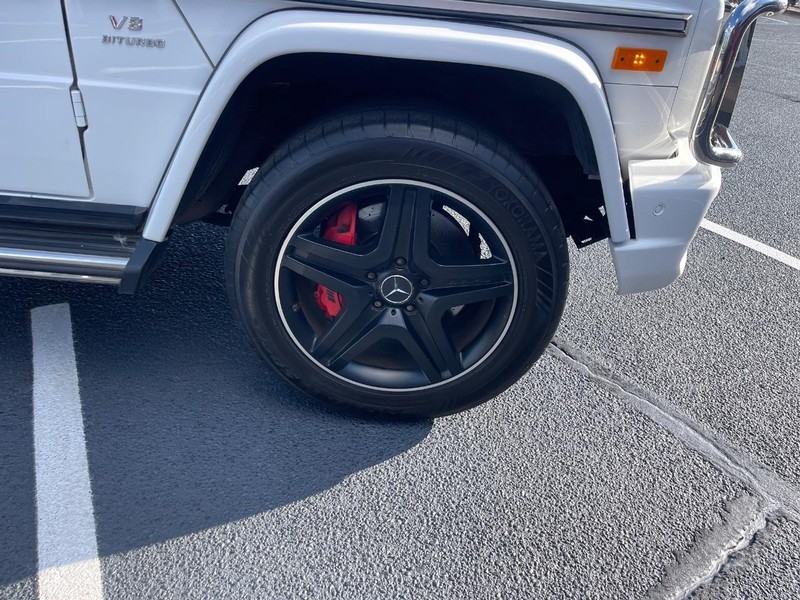Mercedes-Benz G-Class Vehicle Image 08