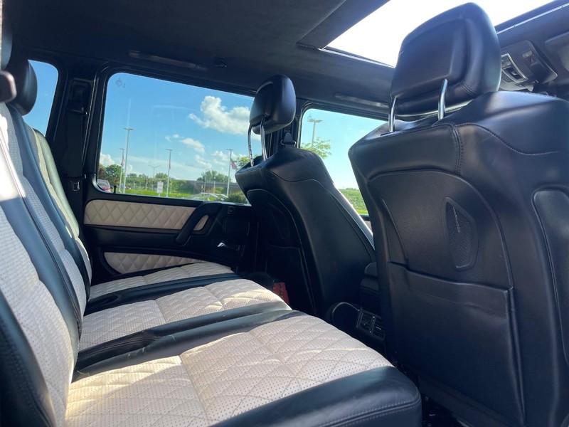 Mercedes-Benz G-Class Vehicle Image 13