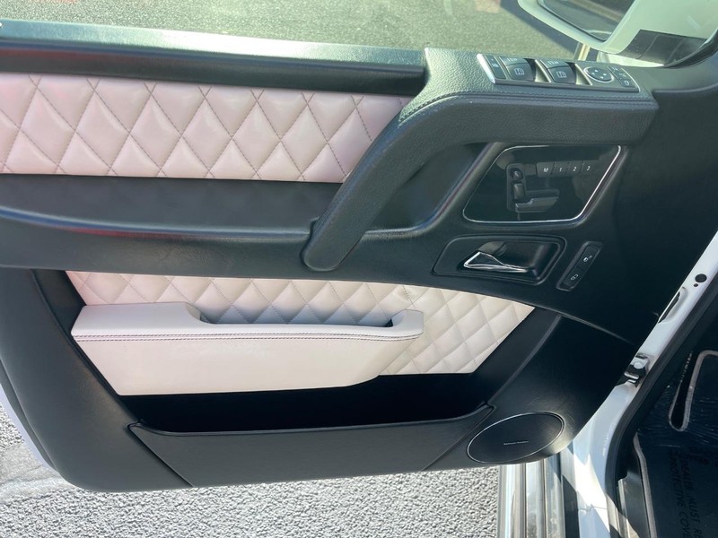 Mercedes-Benz G-Class Vehicle Image 20