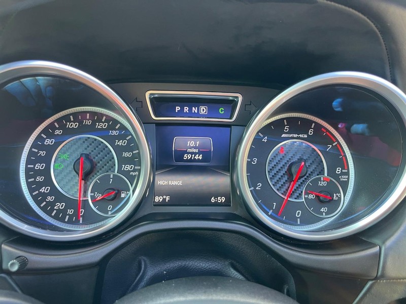 Mercedes-Benz G-Class Vehicle Image 32